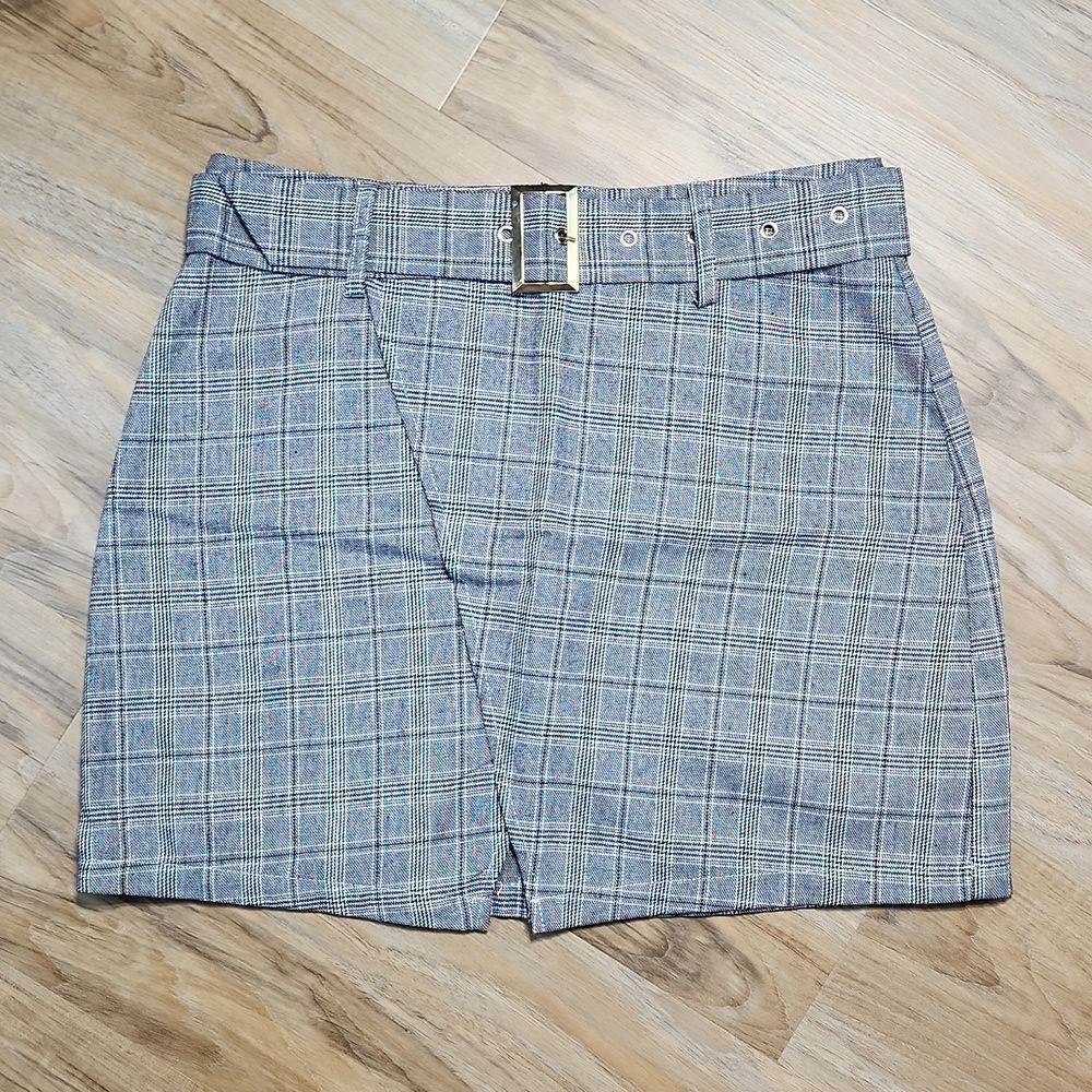 🔺️Olive Scent Black & White Plaid Print Belted Skirt Large